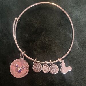 Alex and Ani Disney Best Mom Ever Mickey Mouse Charm Bangle Bracelet Silver Tone